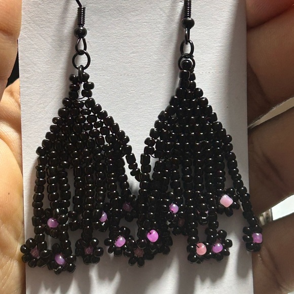 Chic Beaded Black and Pink Earrings - Picture 2 of 3